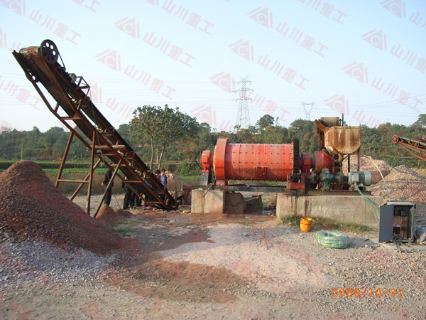 棒磨機(jī)現(xiàn)場(chǎng)照片